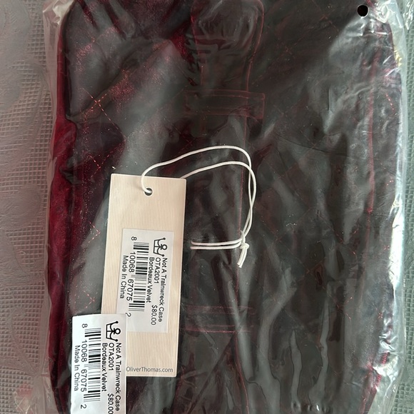 Oliver Thomas KST Trainwreck Case Velvet Bordeaux NWT - Picture 4 of 4